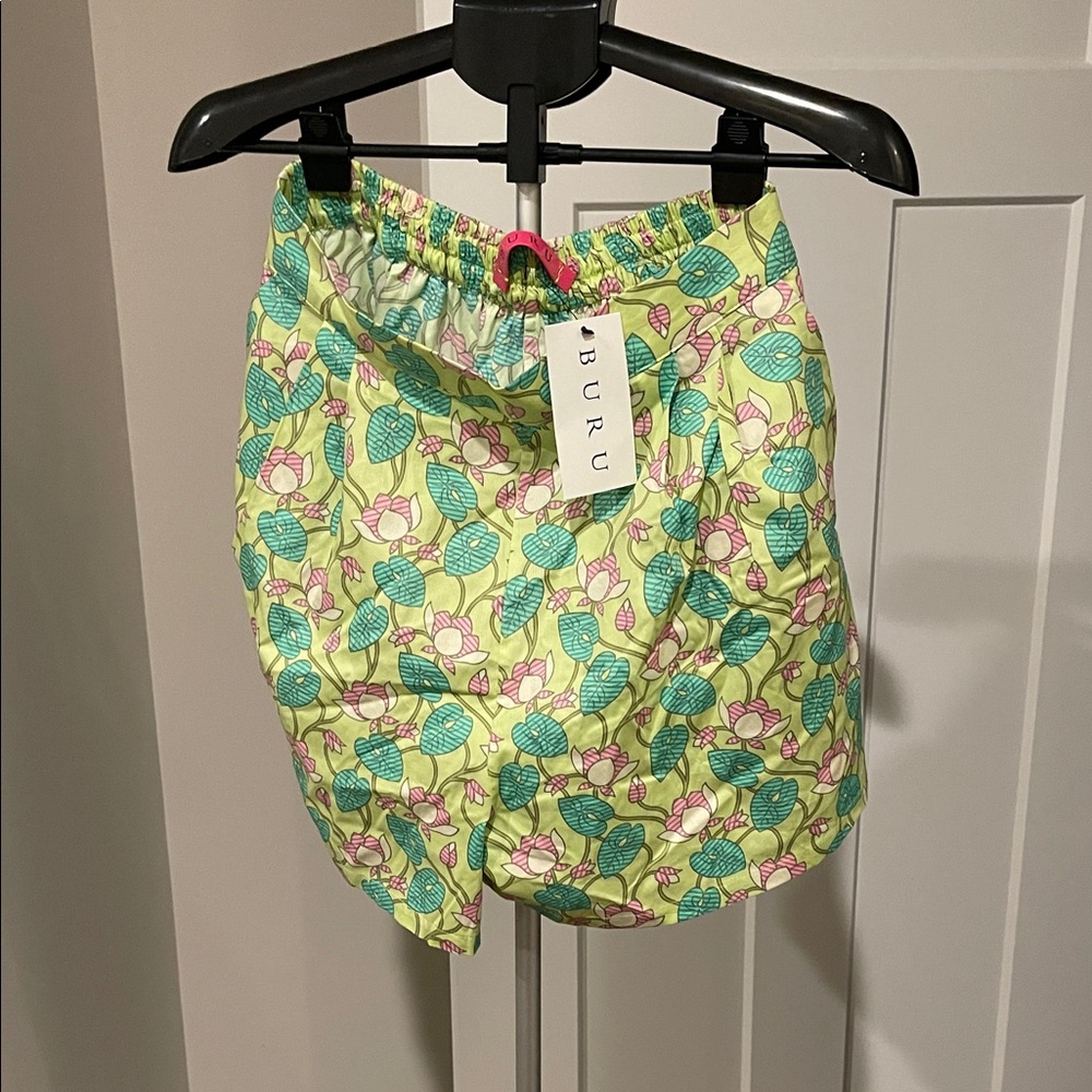BURU Women's Floral Green Shorts - Picture 5 of 5